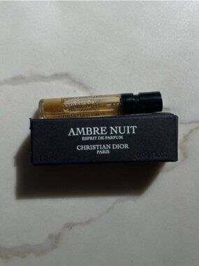 Ambre Nuit Espirit De La Collection Privée Boxed Extrait  1.2 ml Spray
